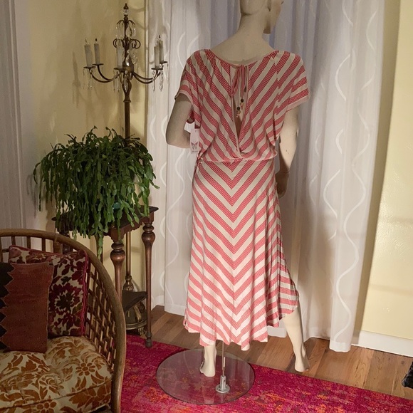 Ella Moss Short-sleeved Dress - Picture 2 of 4